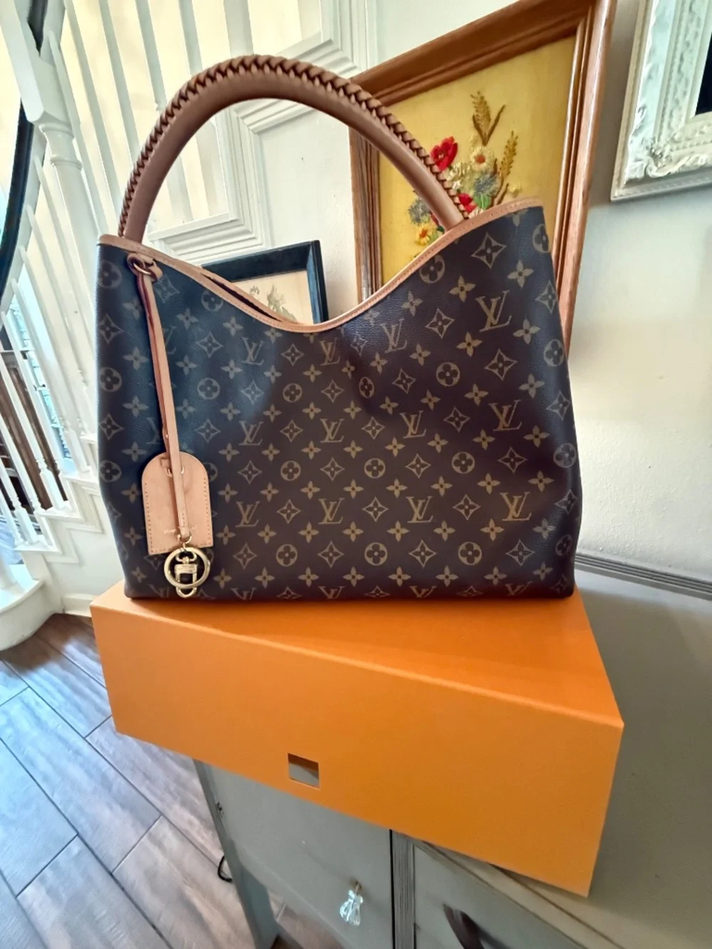 Louis Vuitton Again handbag